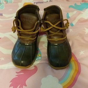 Little girl Sperry duck boots